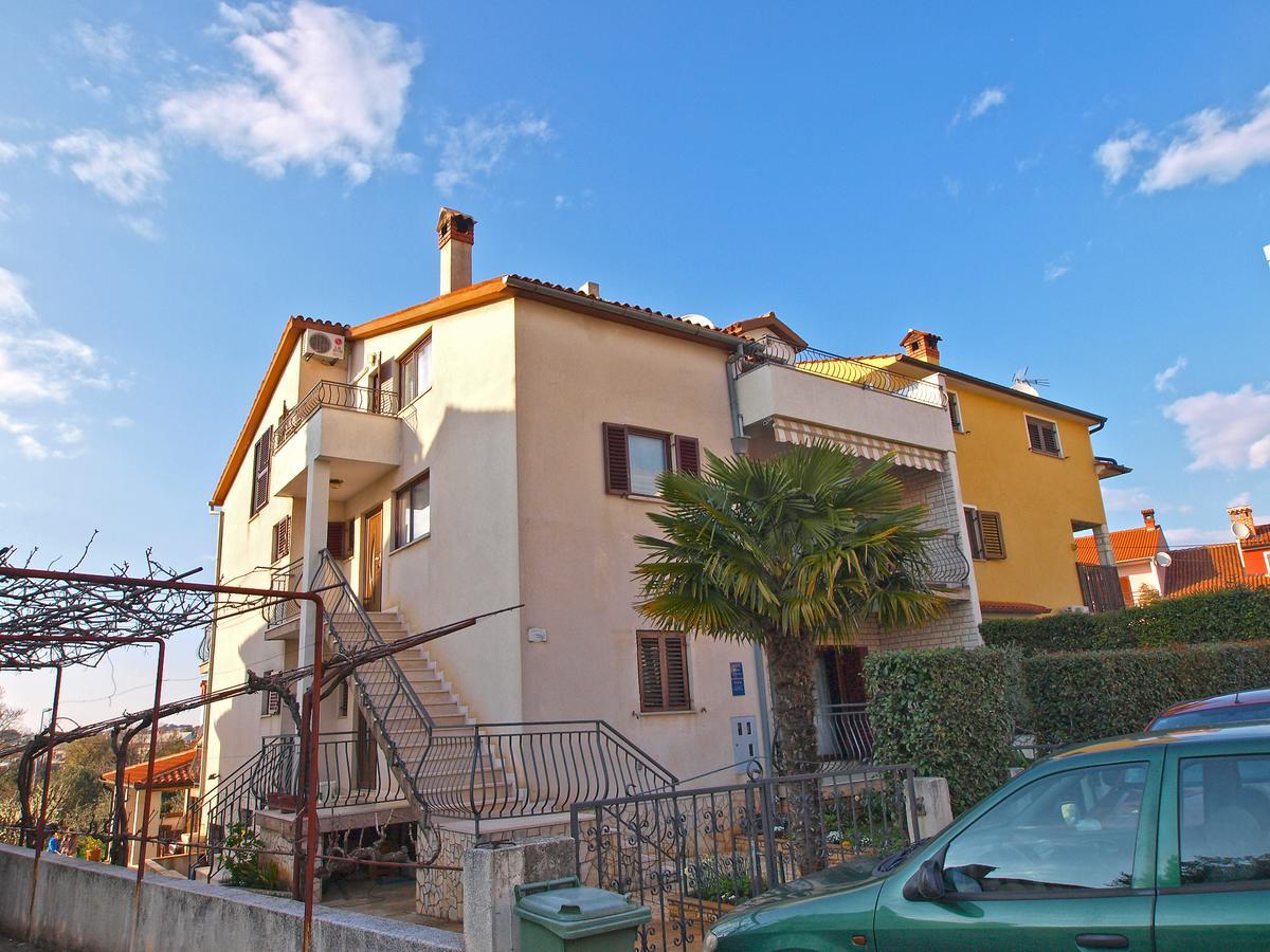 Apartments Milan 1048 Rovinj Exterior photo
