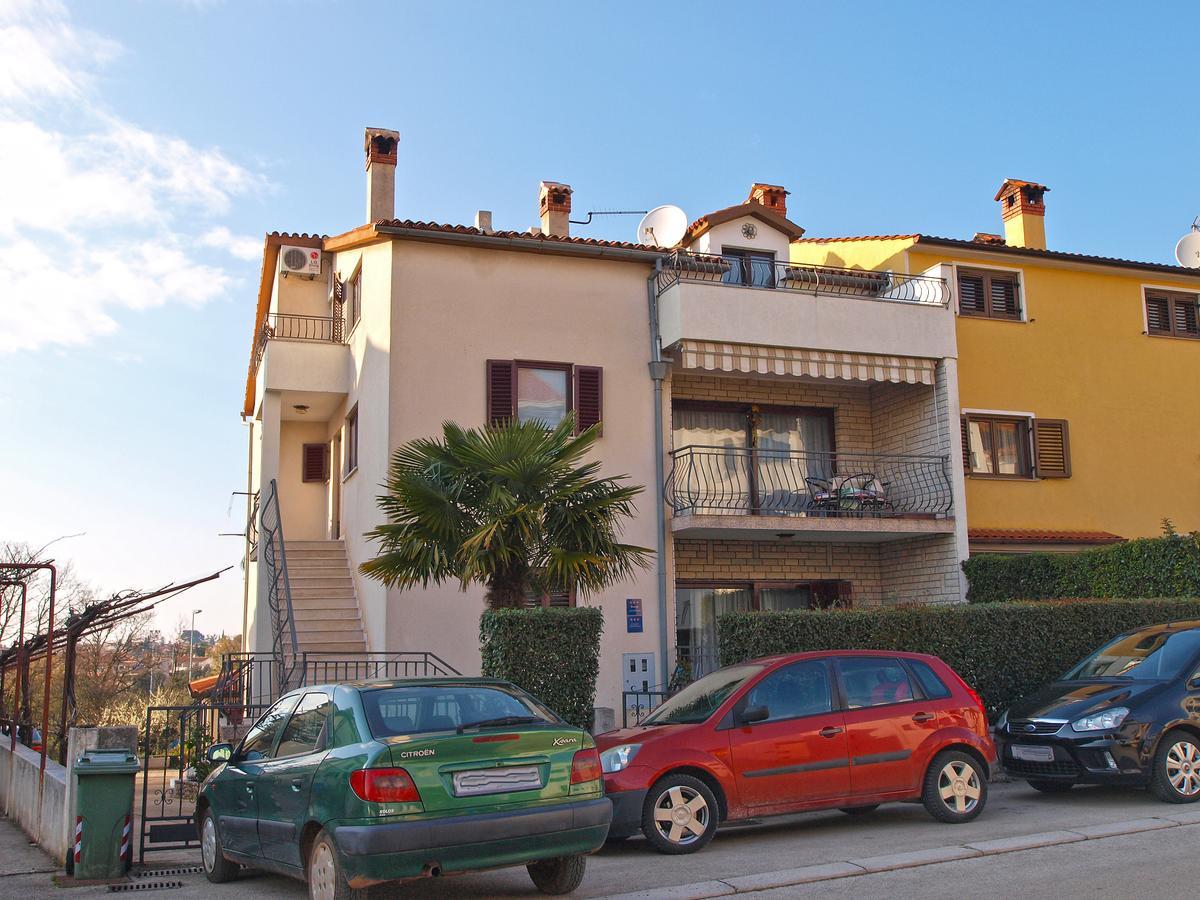 Apartments Milan 1048 Rovinj Exterior photo