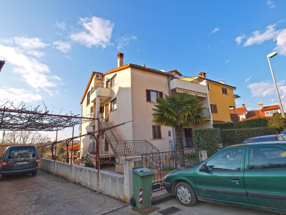 Apartments Milan 1048 Rovinj Exterior photo