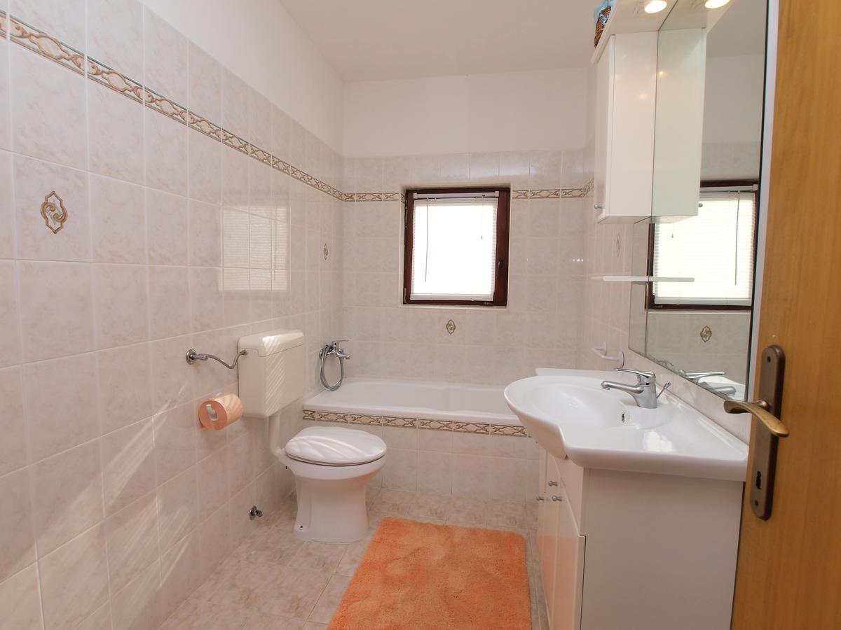 Apartments Milan 1048 Rovinj Exterior photo
