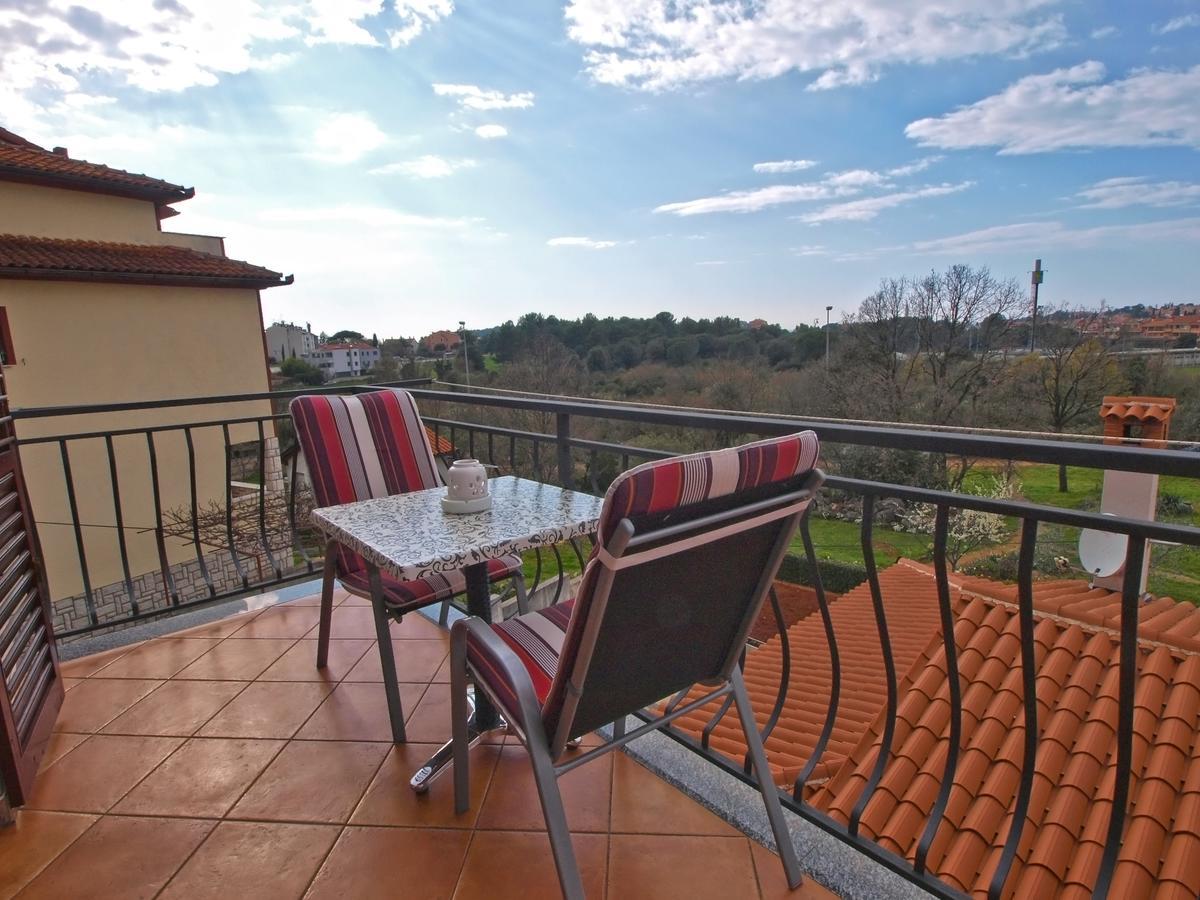 Apartments Milan 1048 Rovinj Exterior photo